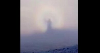 MAJKA BOŽJA SE JAVILA? Čudo na Svetoj Gori, neverovatan snimak sa vrha planine Atos! (VIDEO)