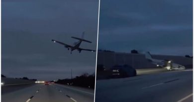Avion se zabio u vozilo